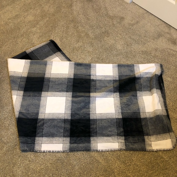 SOLD 50x60 fleece VS blanket - Picture 3 of 5